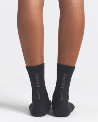 NikeSKIMS Dri-FIT Women's Dri-FIT Crew Socks (3 Pairs). Nike.com
